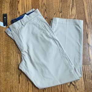 Banana Republic, Tailored non-iron khaki